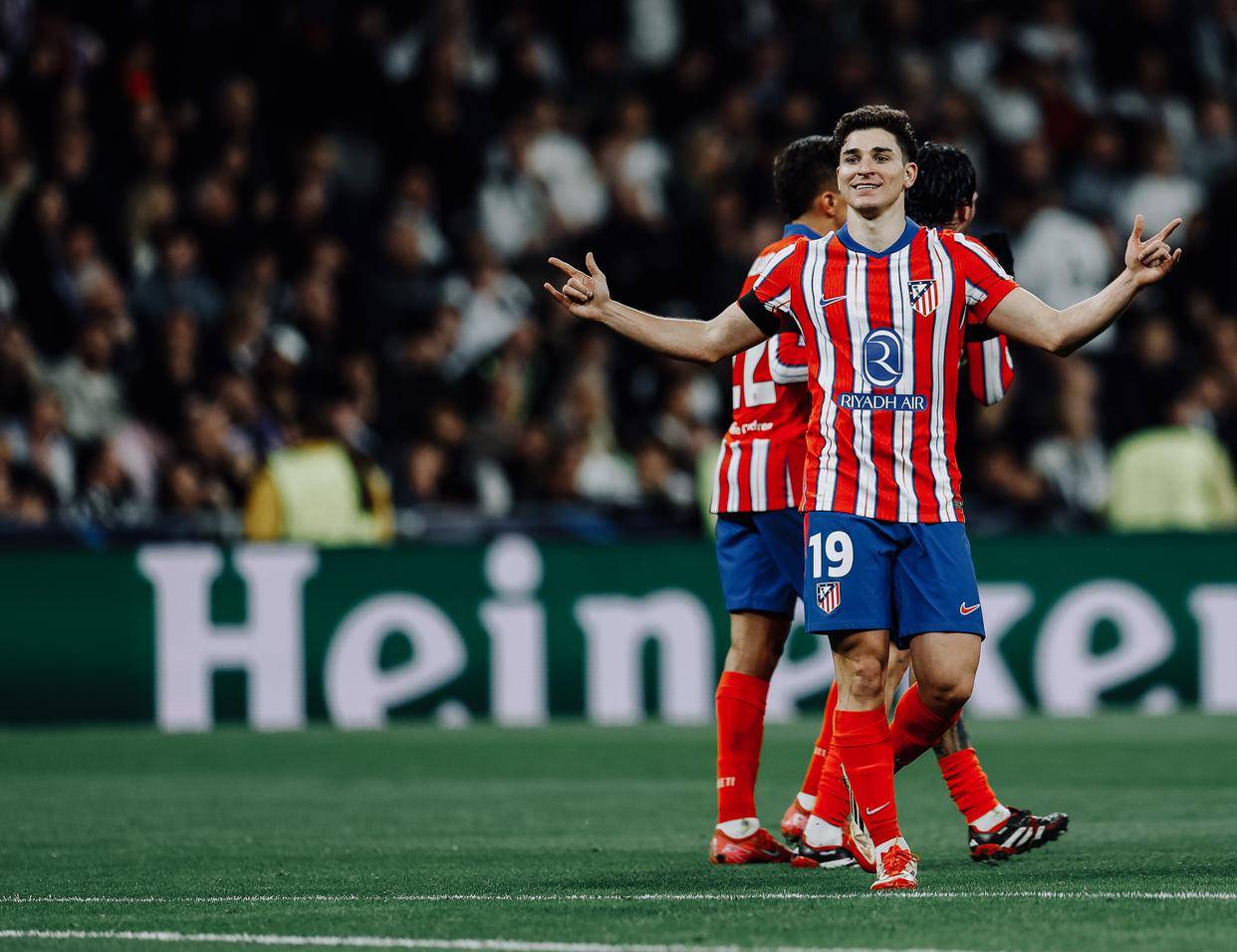 包含阿根廷球员身价：小蜘蛛1亿欧居首，恩佐、麦卡、劳塔罗8500万的词条