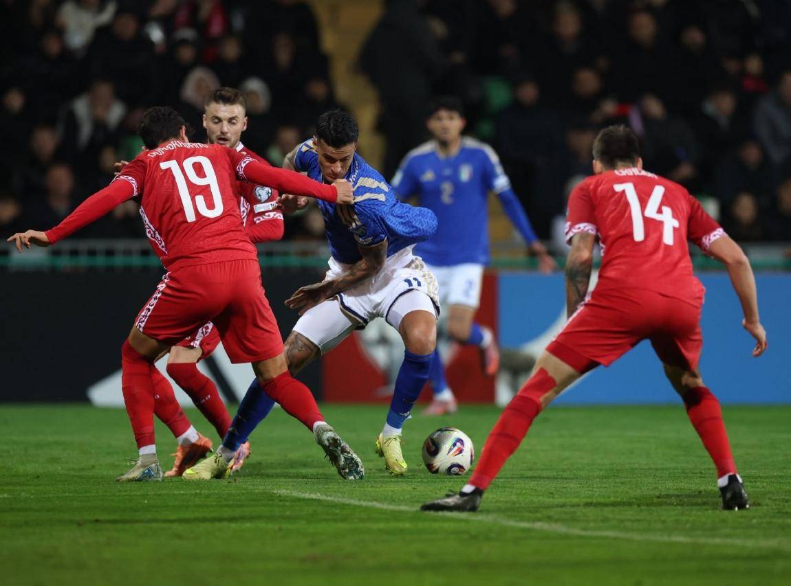 包含意天空：国米已经与维卡里奥进行了初步的接触的词条