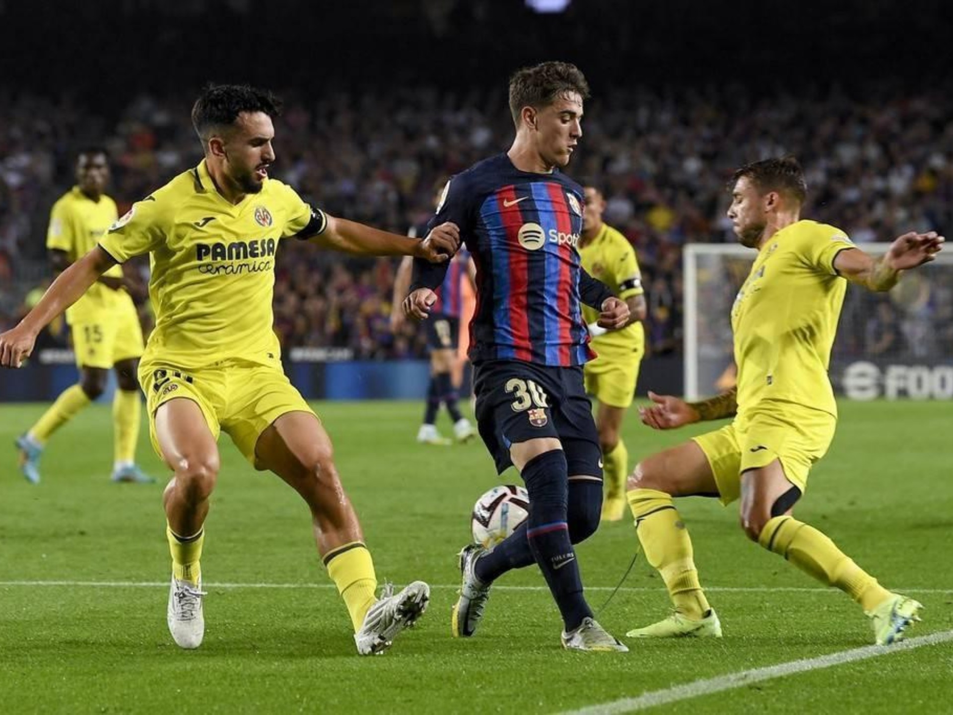 包含记者丨米兰vs科莫将在圣西罗进行的词条