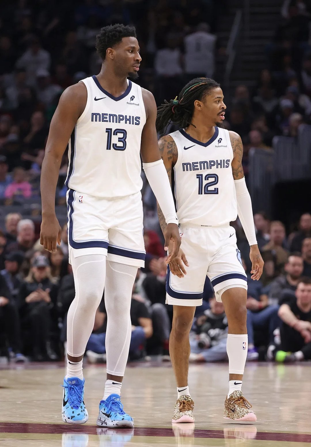 杰克逊24+9莫兰特17+10字母哥缺阵灰熊大胜雄鹿的简单介绍