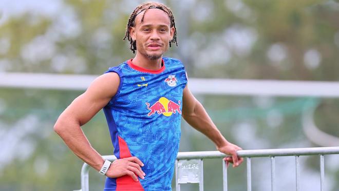 切尔西想签哈维-西蒙斯，但要先进行前场人员的转出的简单介绍