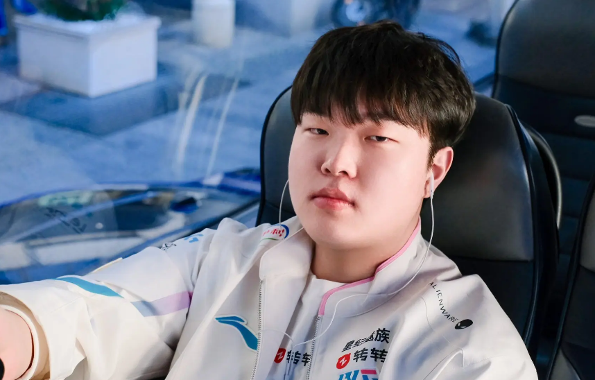 关于LPL嘴最硬的选手诞生！Bin赛后采访放话：我一直是世界最强上单的信息