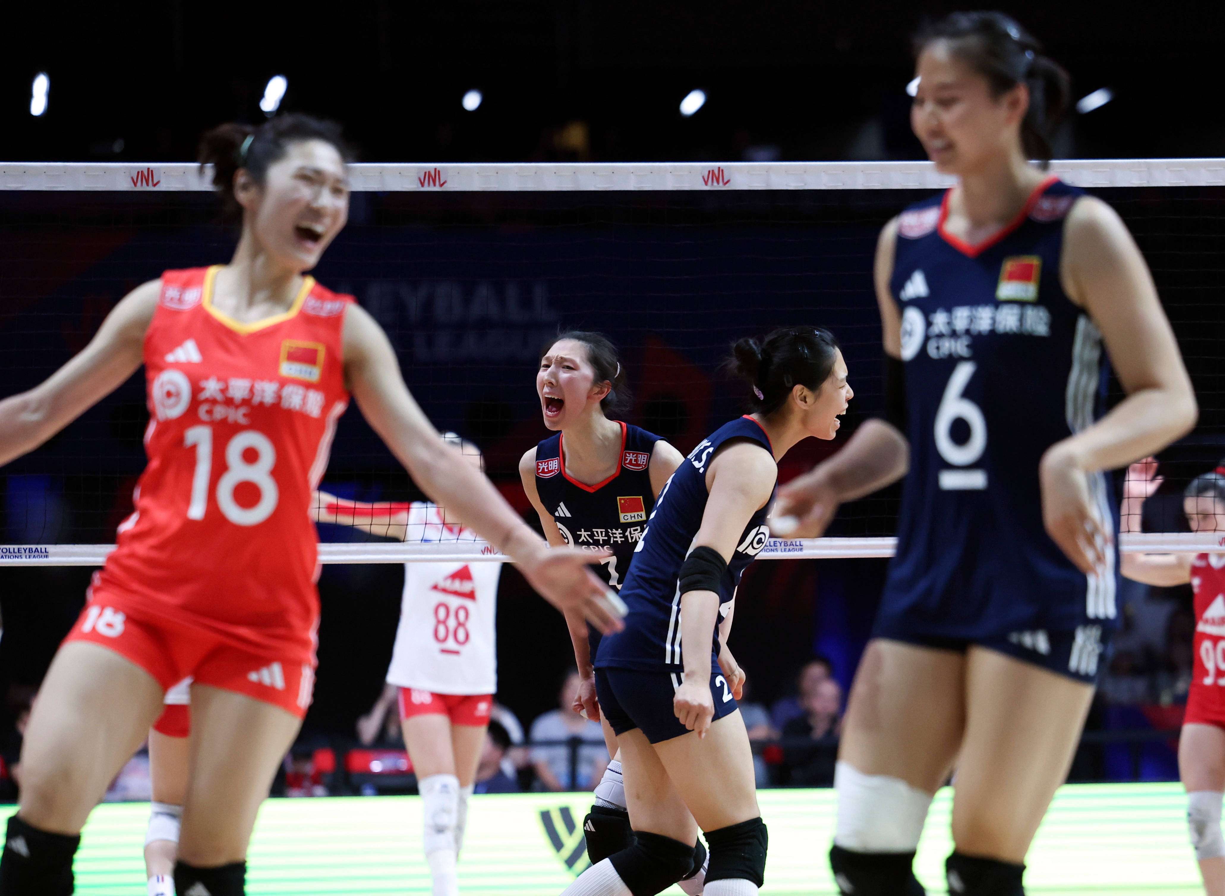 包含世联常规赛-中国女排2单项技术第1吴梦洁3环节进前10的词条