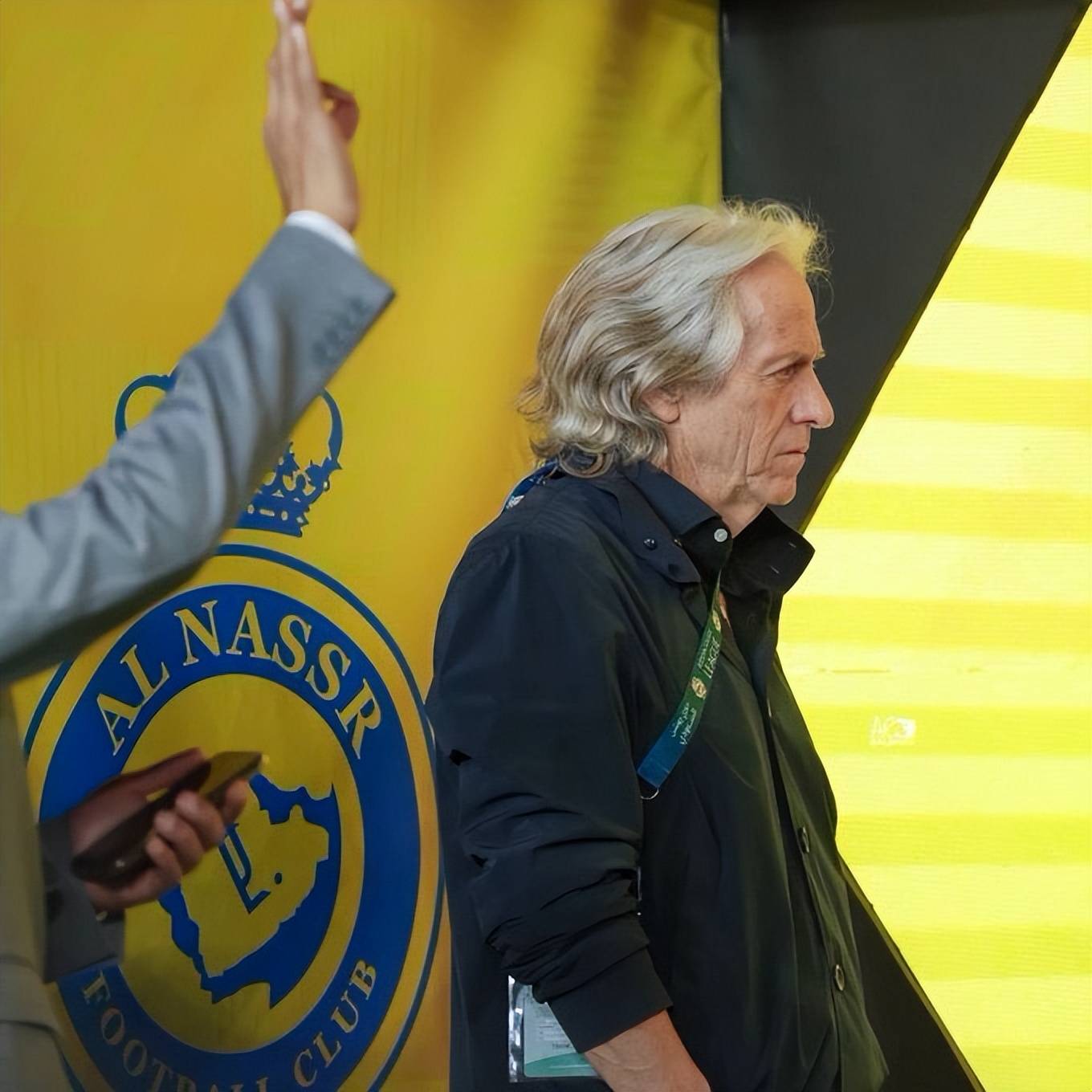 包含前新月主帅热苏斯执教利雅得胜利直言想帮助C罗赢的词条