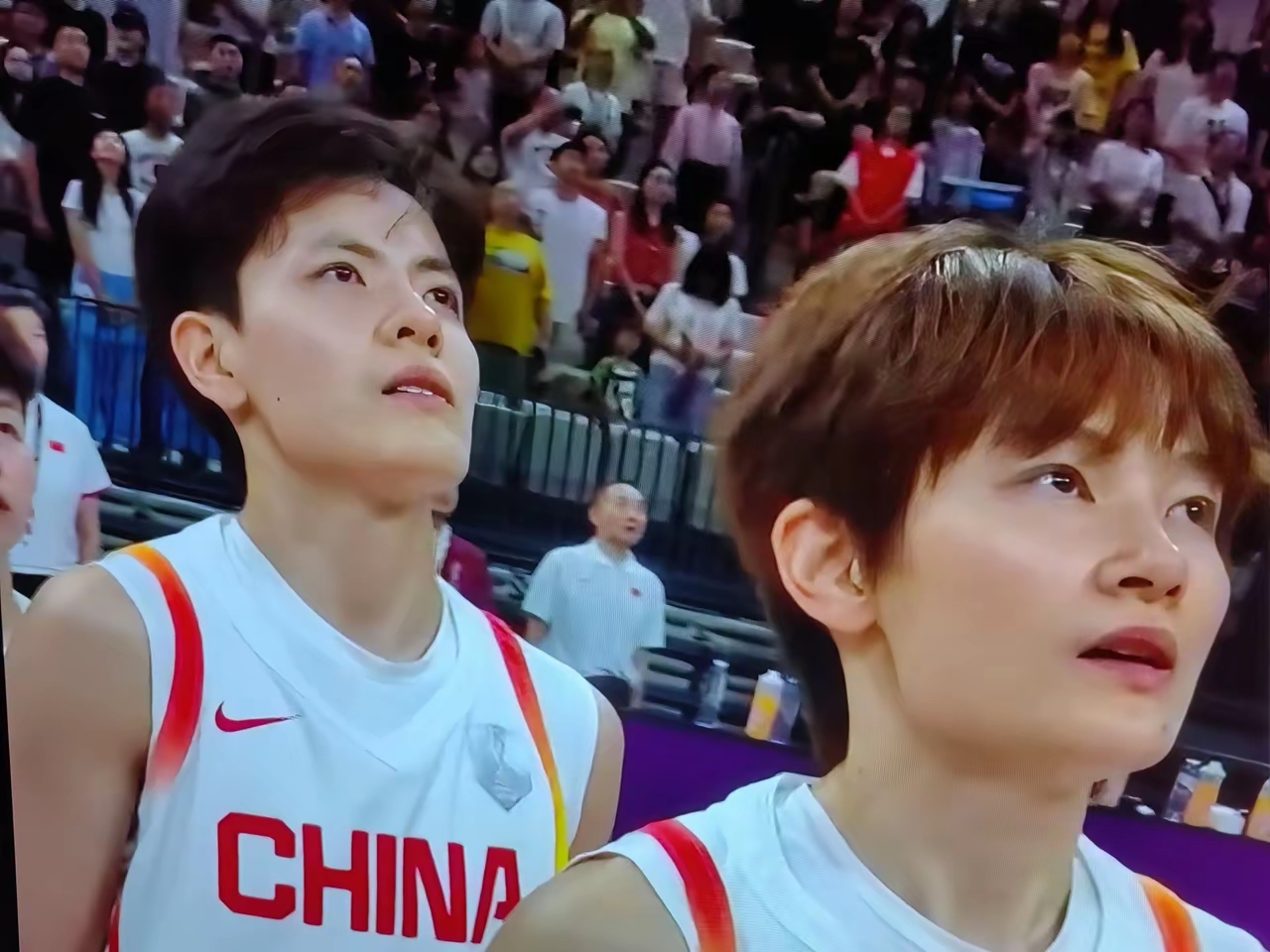 姐妹连线！杨力维杨舒予合砍25分老将发力助队大胜的简单介绍