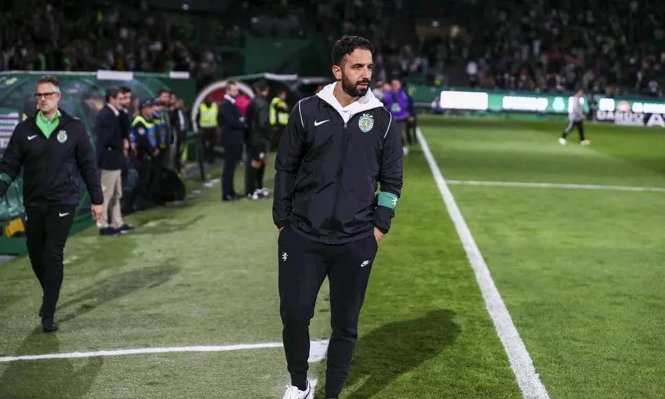 包含鲁本·阿莫林因曼联更衣室评论掀起轩然大波：又来了！的词条