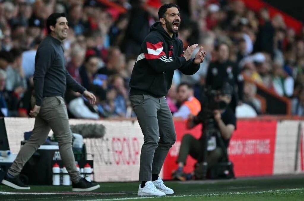 包含鲁本·阿莫林因曼联更衣室评论掀起轩然大波：又来了！的词条