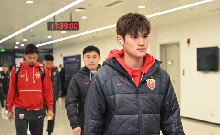 包含中超-刘祝润建功大连2-0泰山迎2连胜的词条