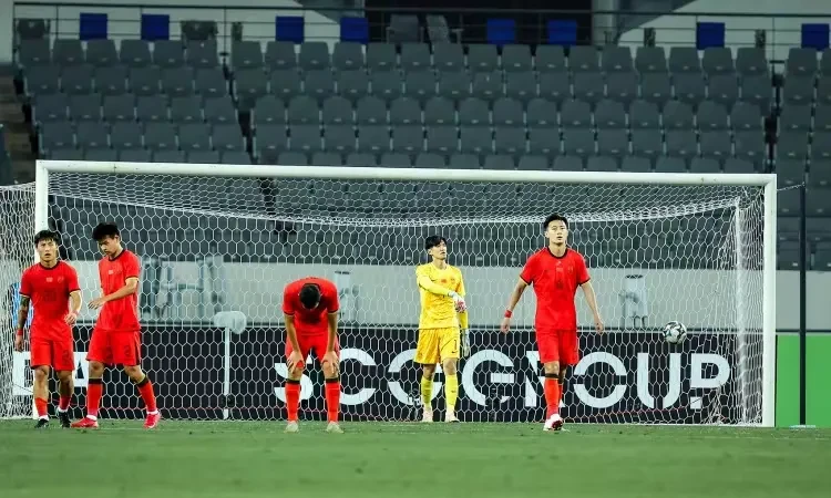 关于东亚杯两轮战罢四队中仅国足一球未进下轮进个球?的信息