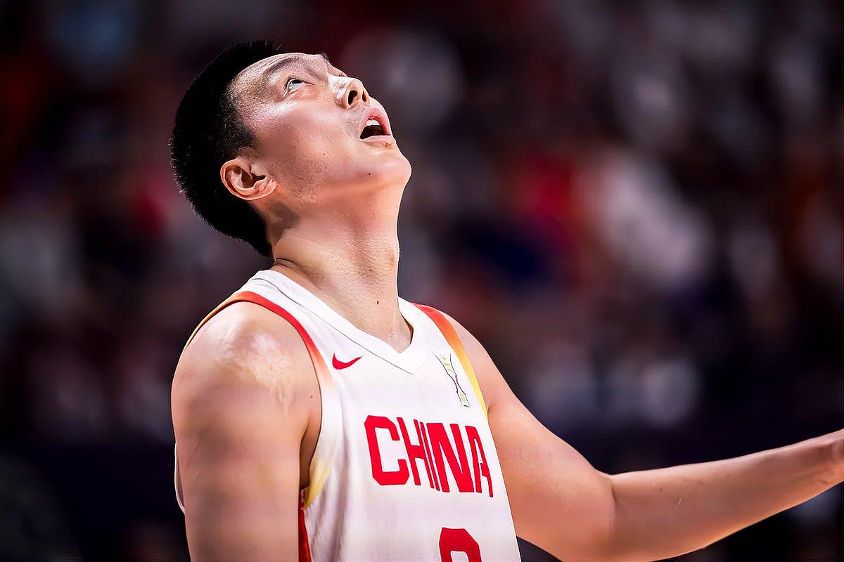 包含胡金秋16+6胡明轩10分中国男篮险胜波黑的词条