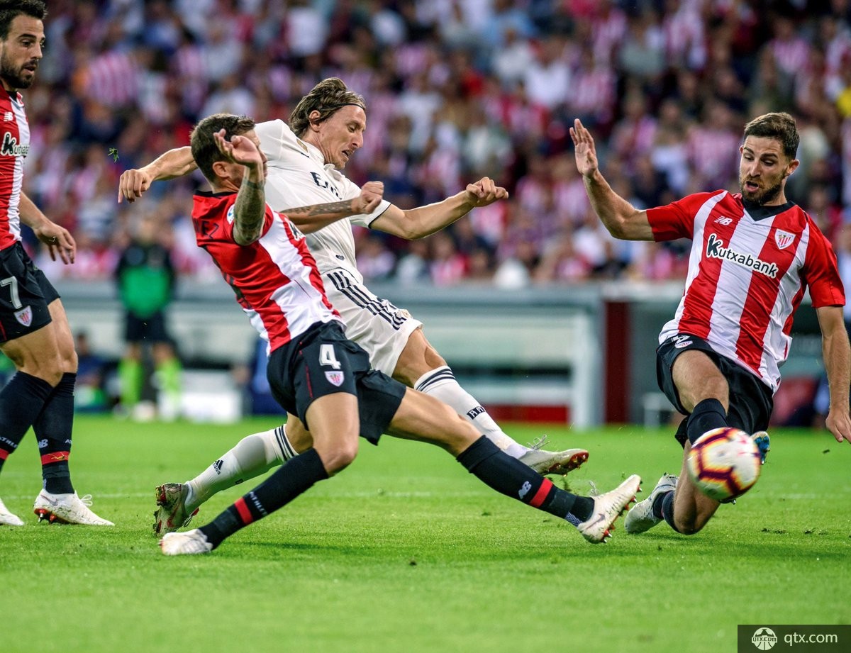 关于记者：勒沃库森与埃弗顿争夺胡安卢，塞维利亚想的信息