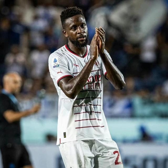 关于米兰无意出售莱奥，将其视为俱乐部项目不可或缺的支柱的信息