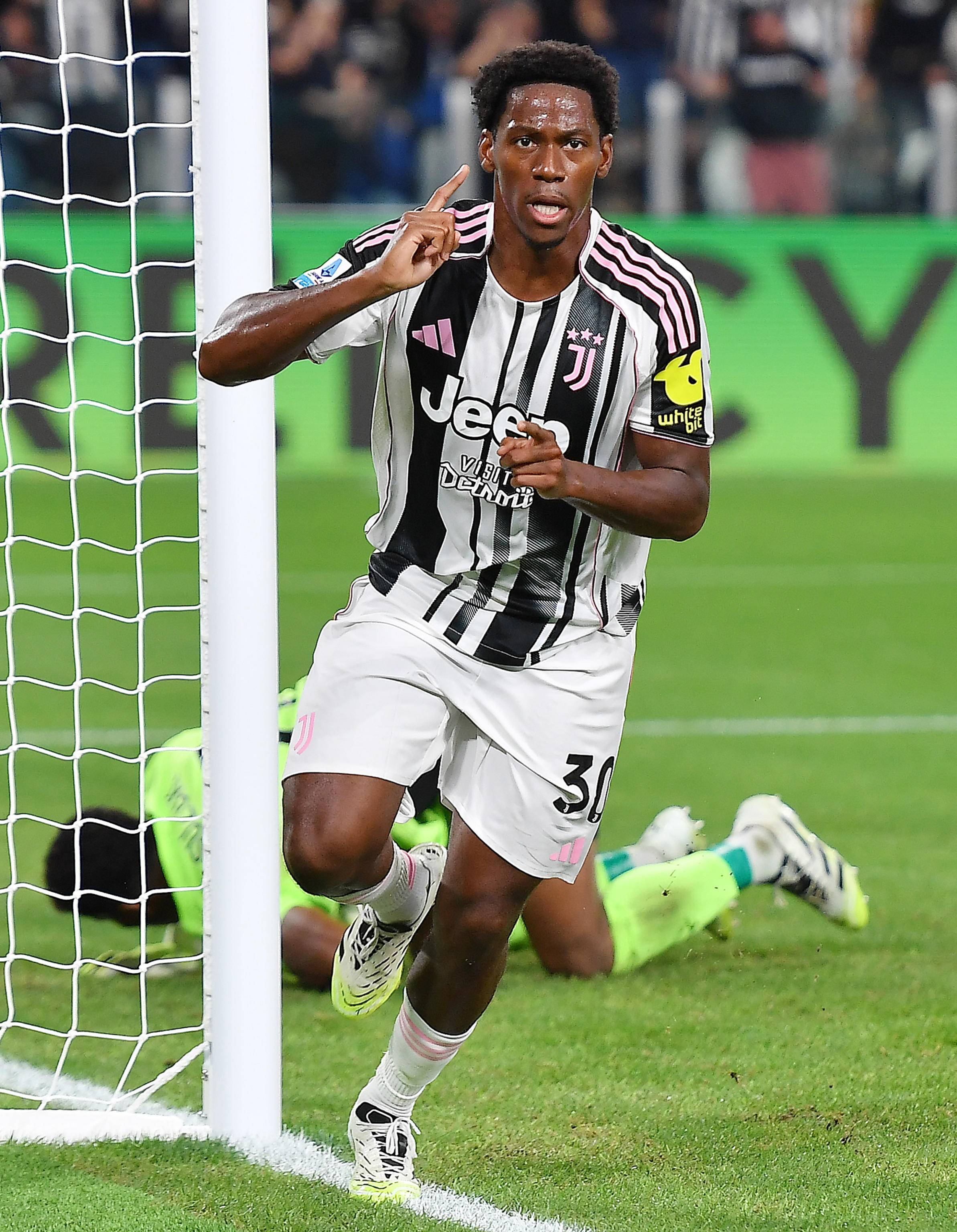 关于雷纳想去意甲，帕尔马报价600万欧&多特要价1000万欧的信息