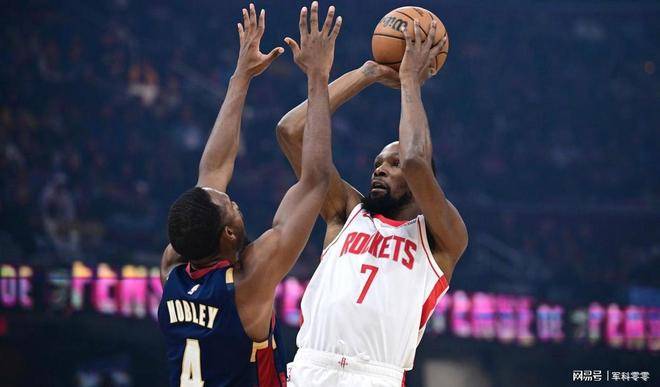 关于NBA火箭轻取骑士杜兰特飞身上篮的信息