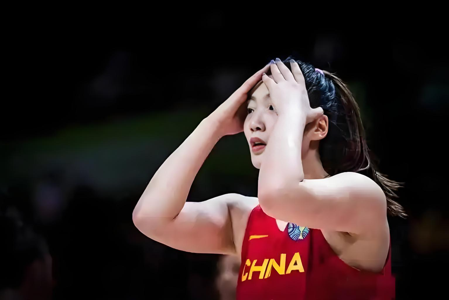 李梦22年女篮世预赛个人集锦，对阵马里砍下15分6助攻的简单介绍