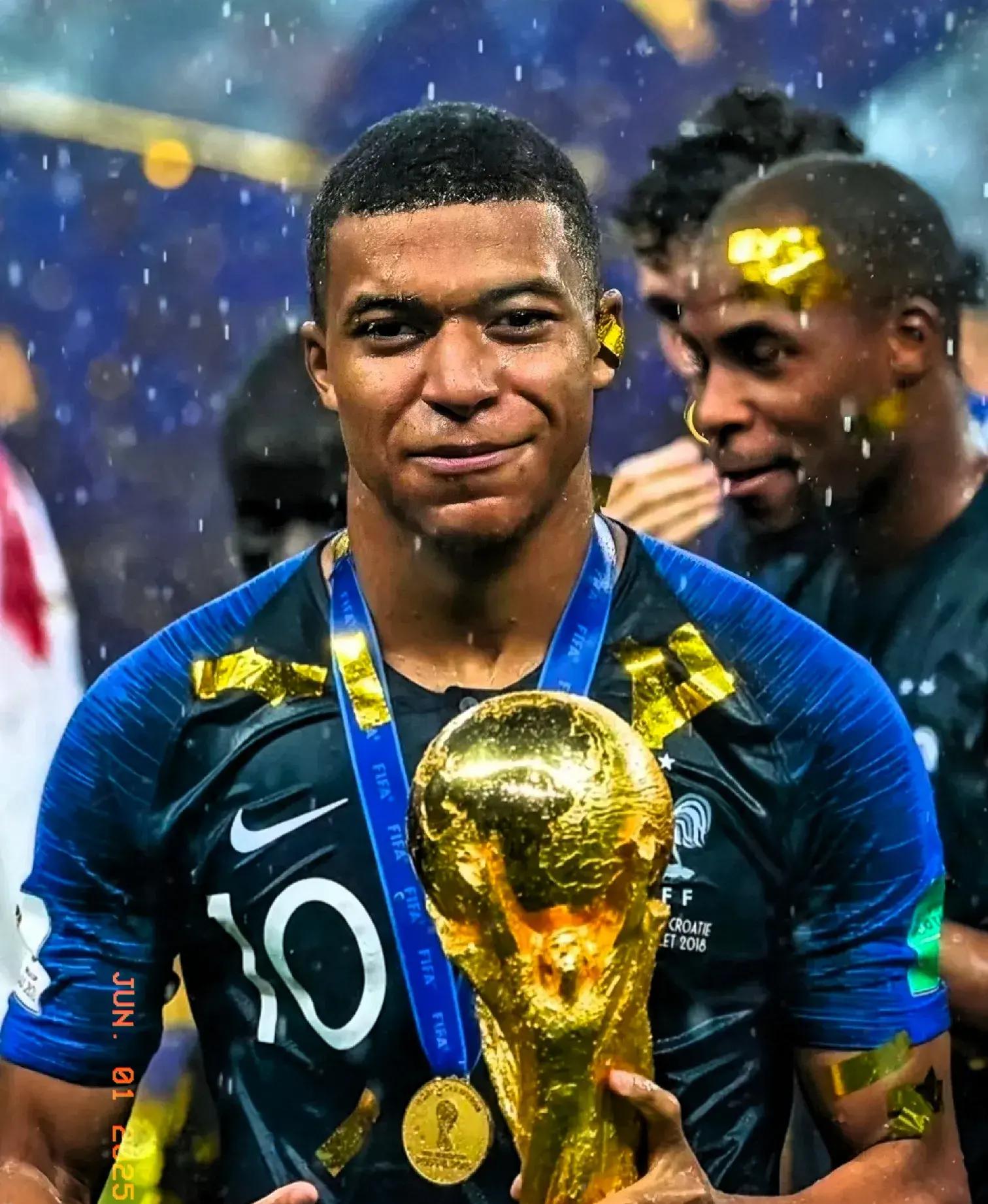 巴萨巴黎分别挺进欧冠四强，只要姆巴佩不尴尬，尴尬的就是别人的简单介绍