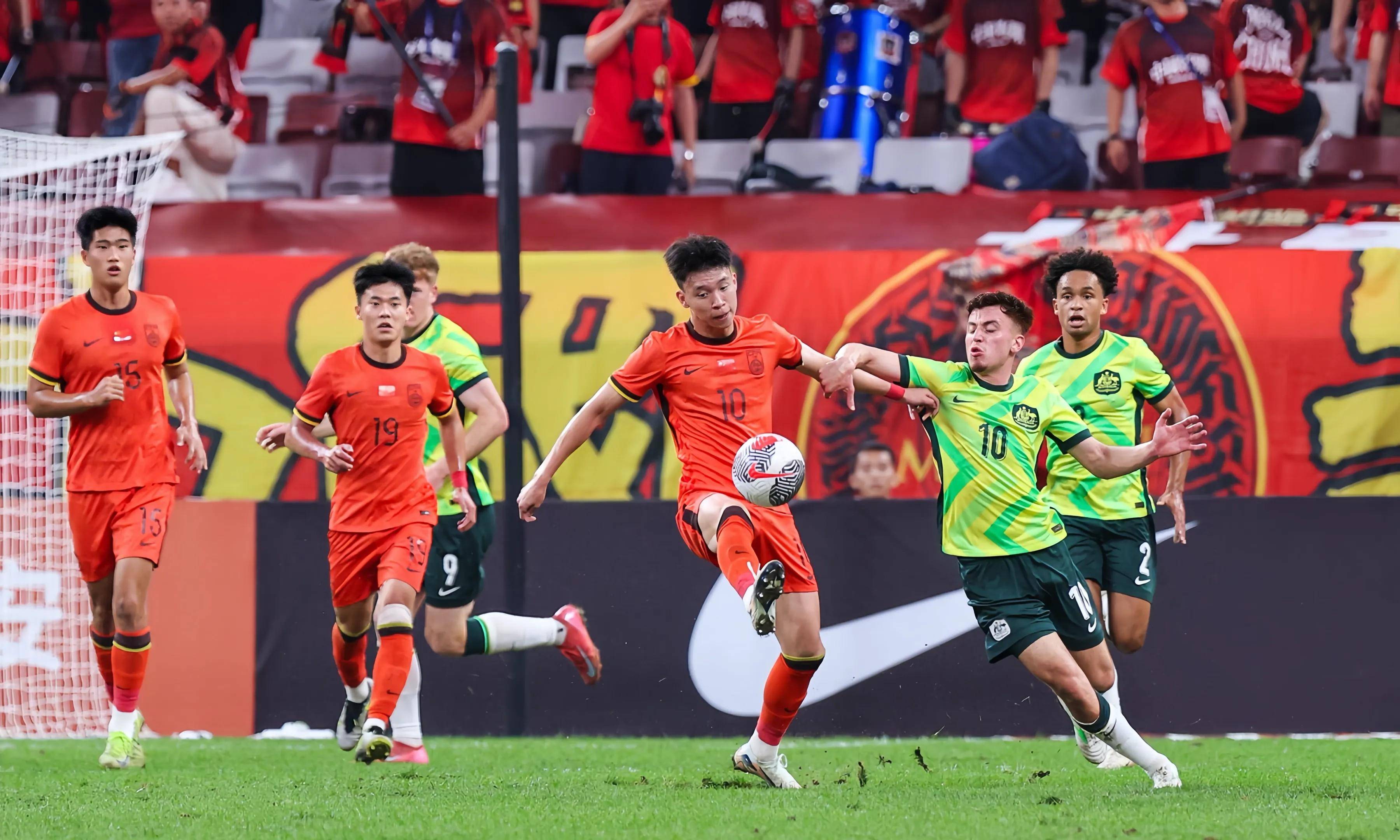 一场2-1绝杀，让中国队争冠起死回生，还送亚洲冠军2连败垫的简单介绍