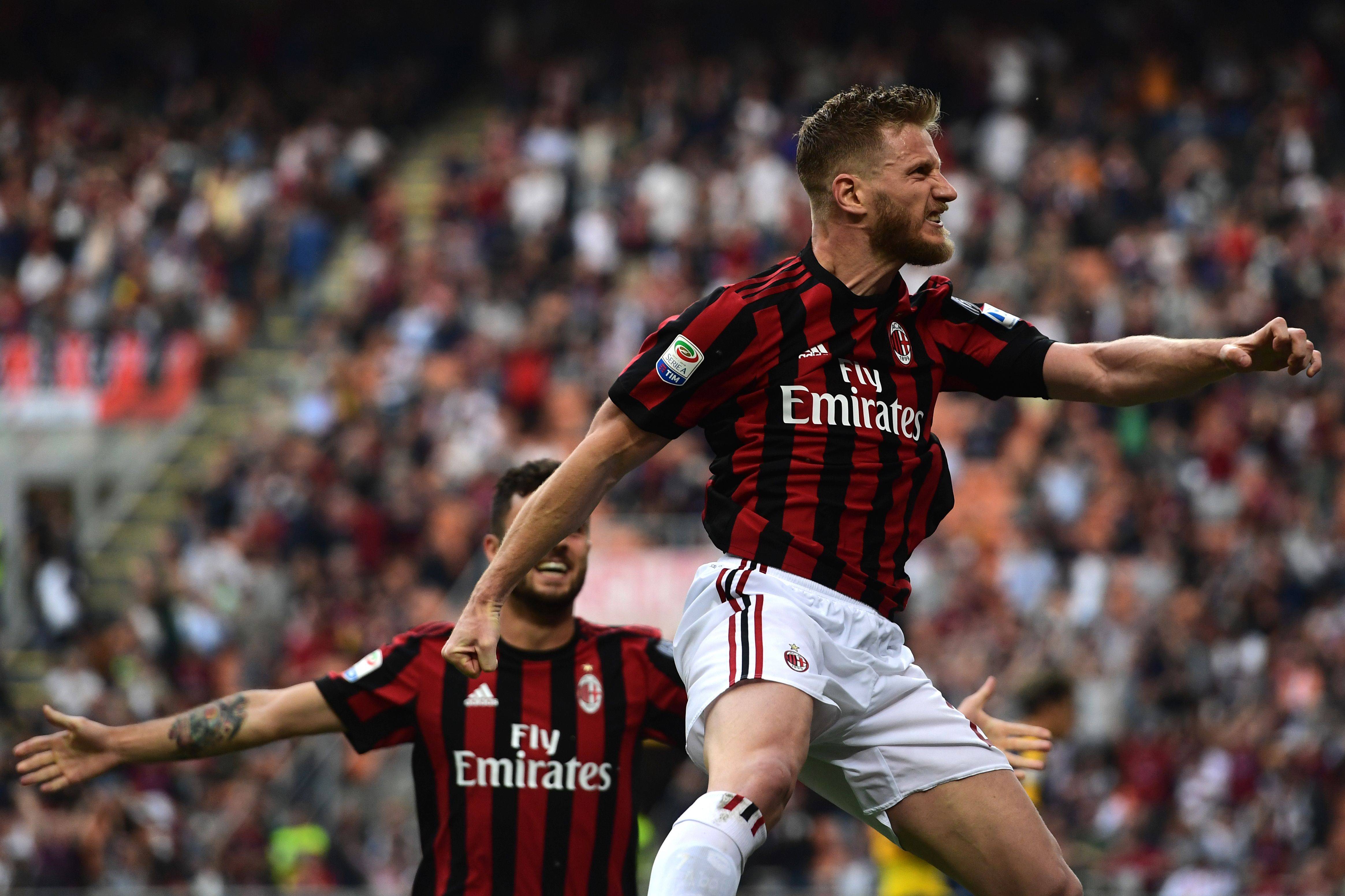 AC米兰迎战维罗纳热身赛打响 AC米兰迎战维罗纳热身赛打响