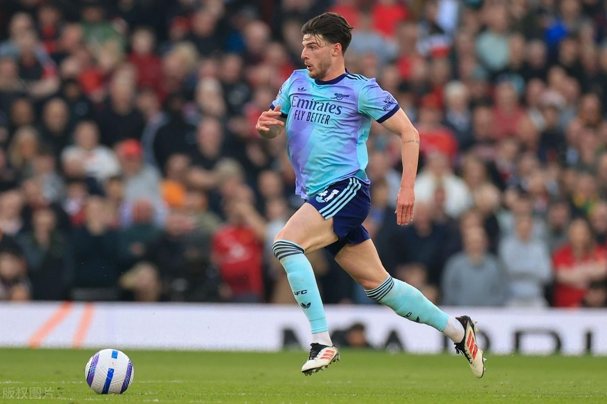 包含默森称拉亚神扑或成枪手夺冠关键，阿森纳2比1胜布莱顿登顶的词条