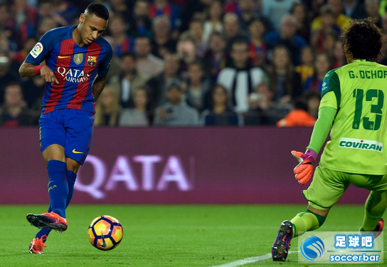 包含欧足联视察过诺坎普施工进度，怀疑能否赶的词条