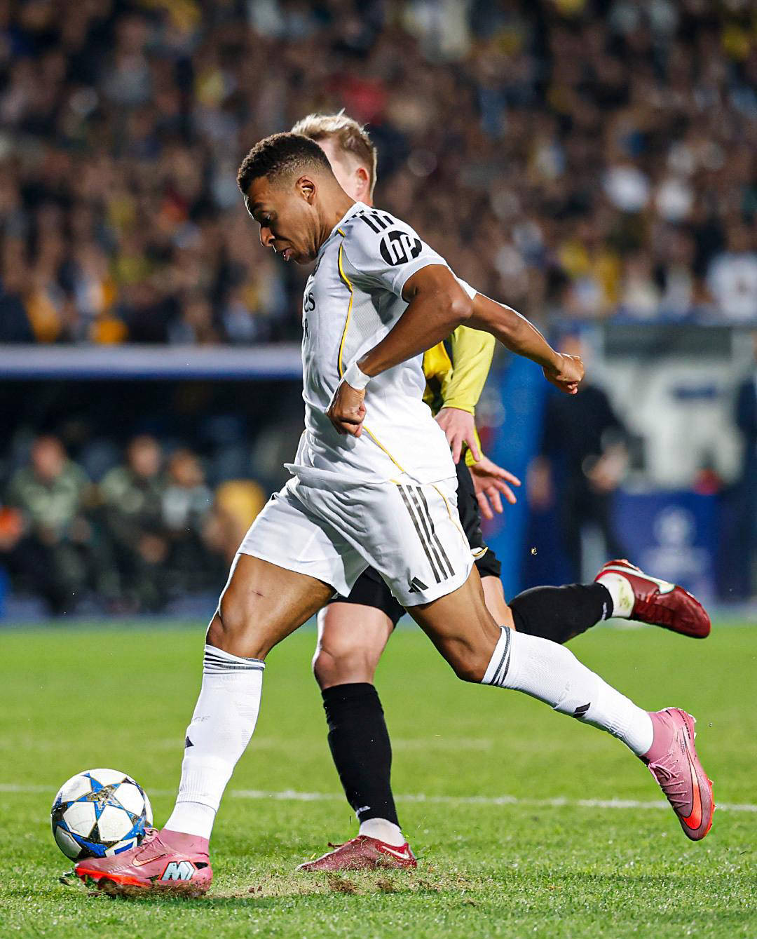 姆巴佩战旧主隔空施压巴黎硬钢皇马挺进决赛的简单介绍