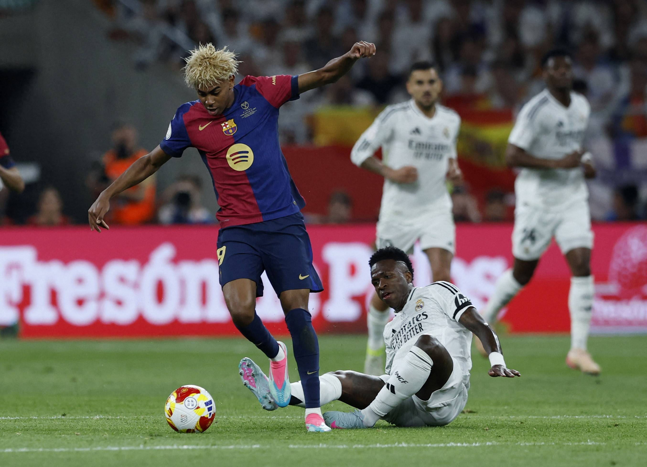 踢不赢新月，没有姆巴佩，皇马像支保级队的简单介绍