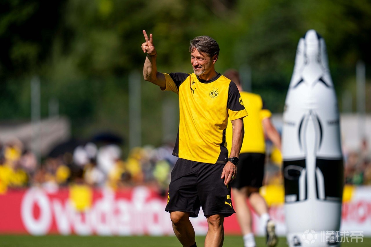 多特中卫受伤，胡梅尔斯或将复出相助