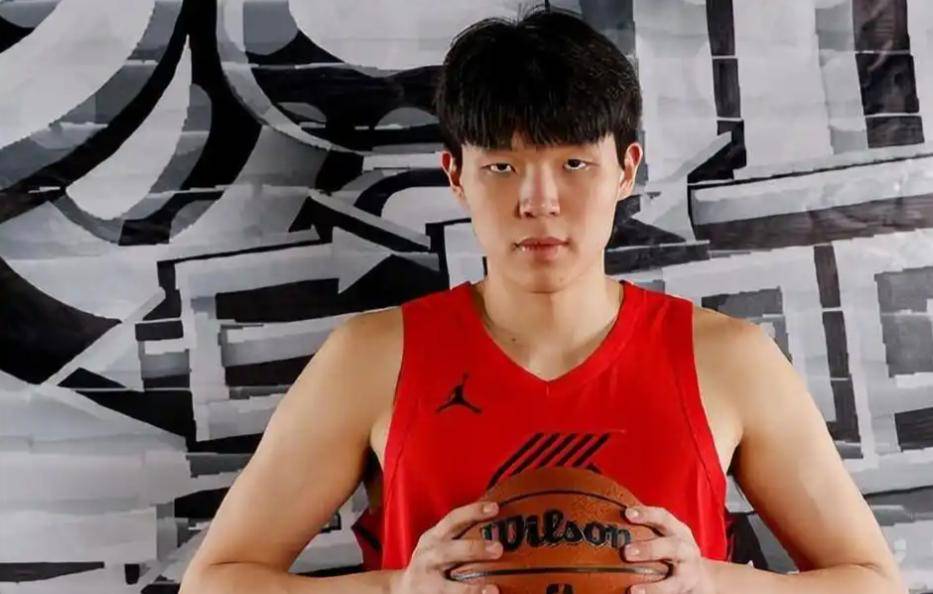 杨瀚森15分三分6中3均创新高！开拓者险胜鹈鹕的简单介绍