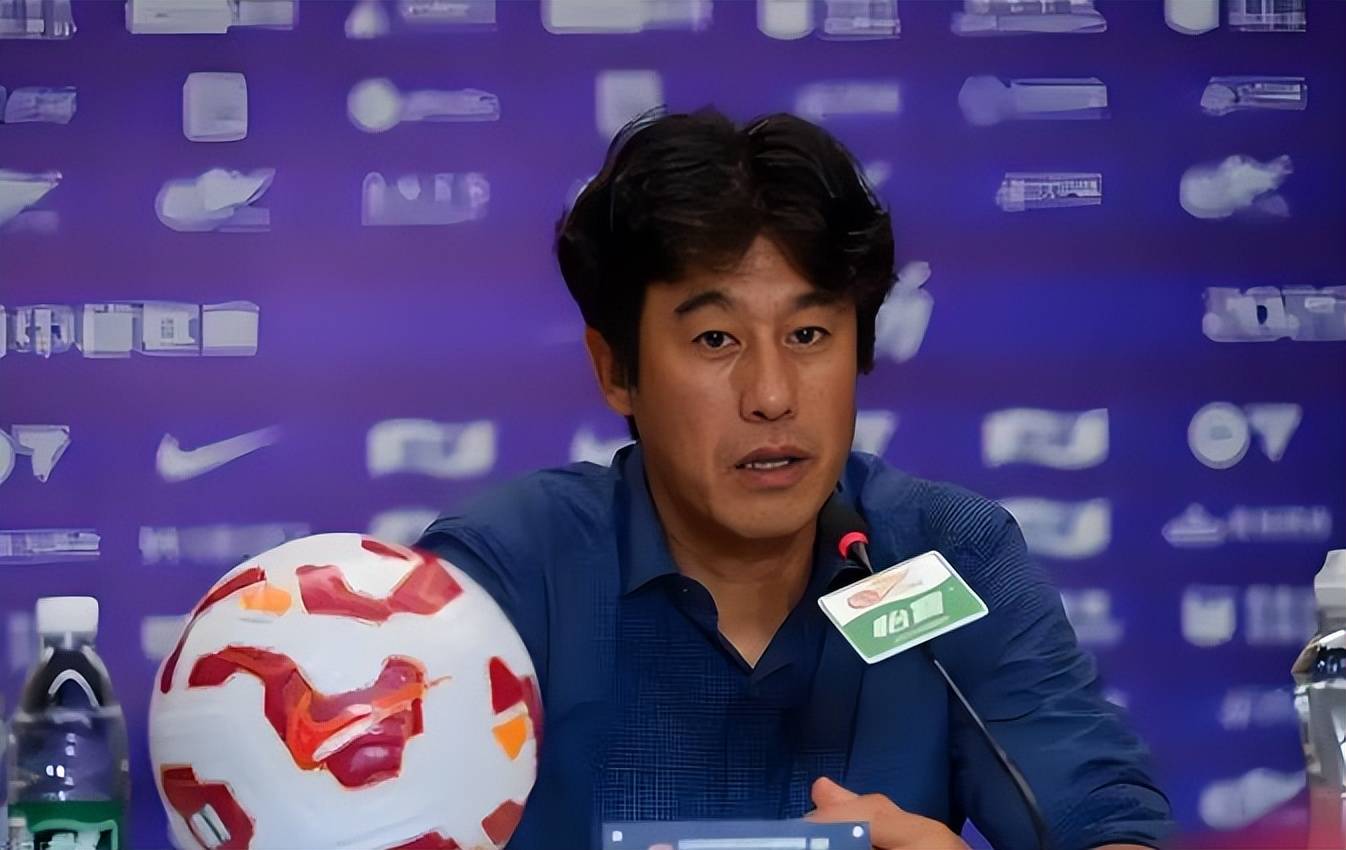 包含媒体人：蓉城选帅进入最后五选二阶段徐正源或执教蔚山的词条