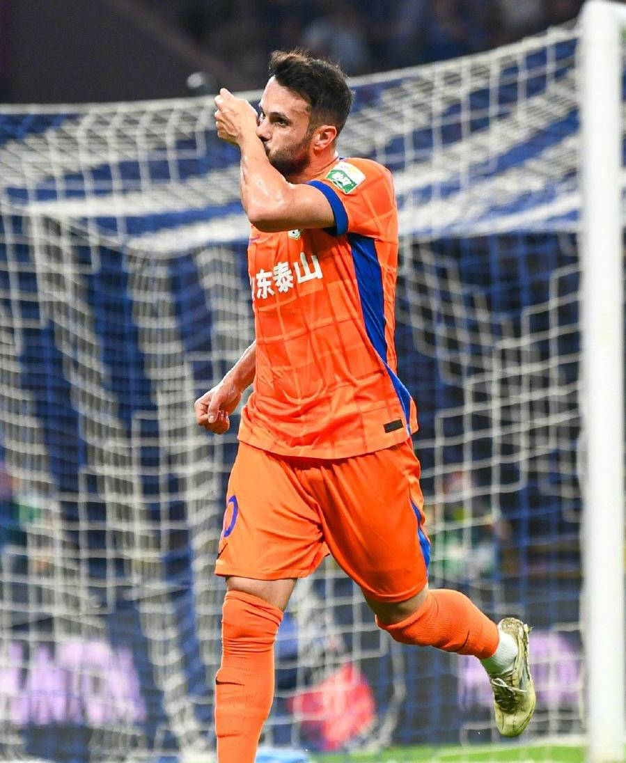 包含中超泰山外援卡扎伊什维利获本轮最佳帽子戏法助球队反弹的词条