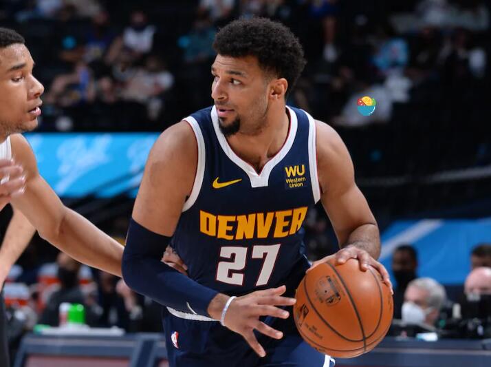 离谱‍！乔治休赛期训练受伤！左膝已接受手术的简单介绍