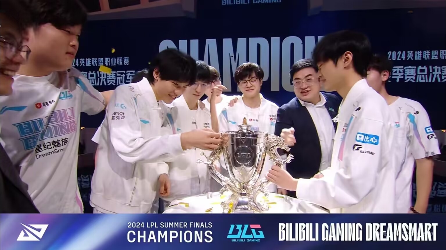 电竞世界杯：G2三局击碎BLG的四强梦！BLG在干什么？的简单介绍