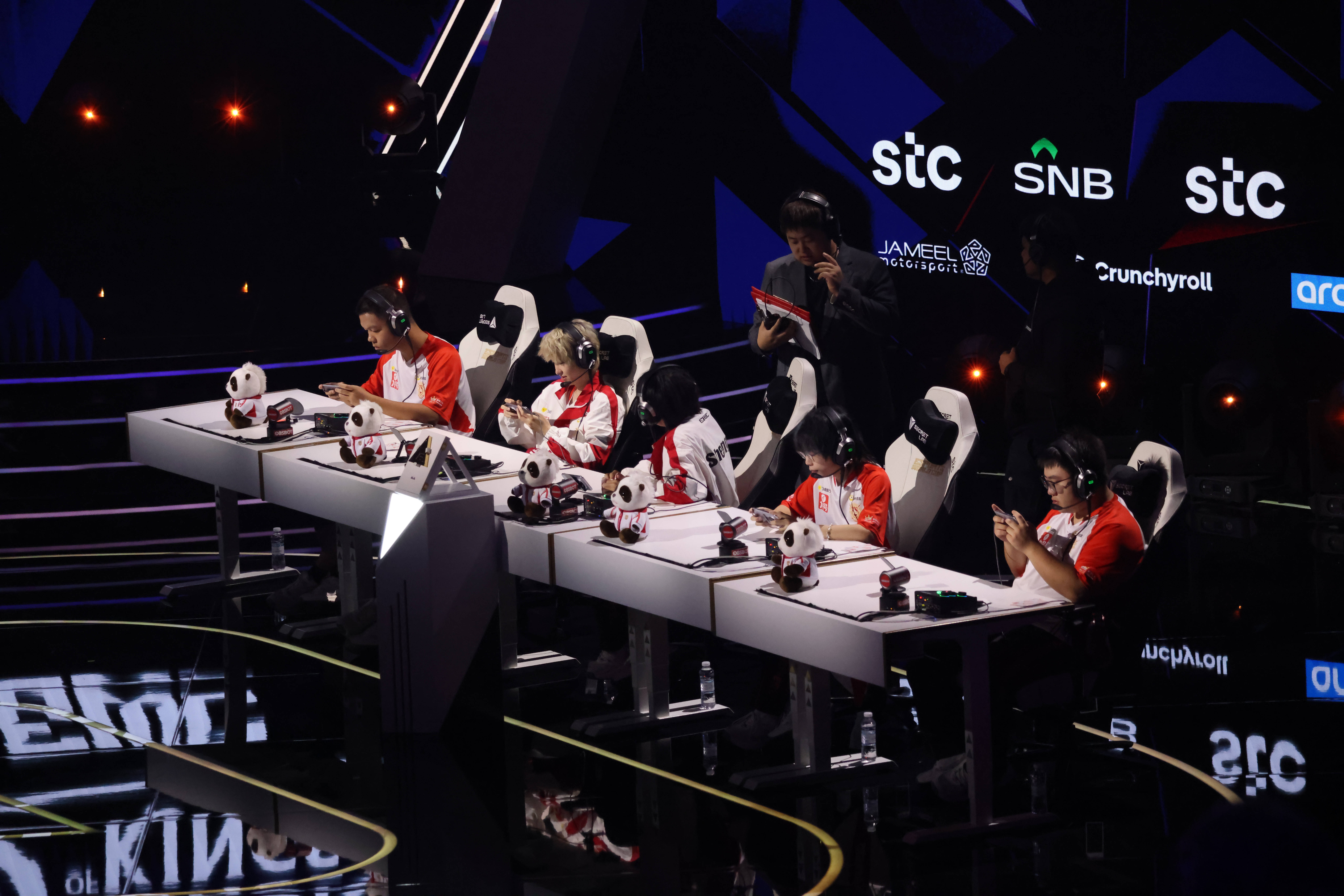 2025电竞世界杯，中国队伍夺得首个冠军的简单介绍