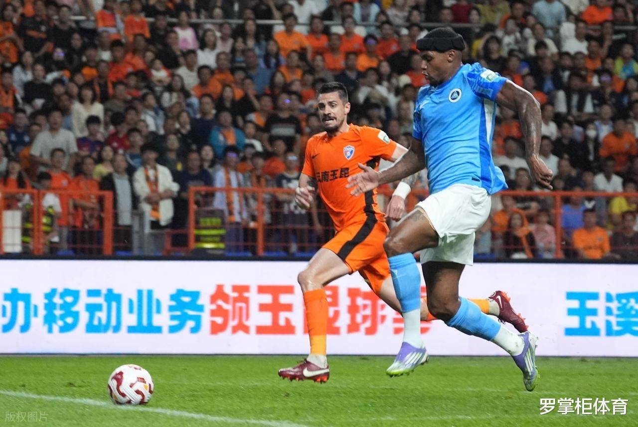 包含中超最佳阵容：吴曦传射助申花登顶新鹏城新援首秀戴帽的词条