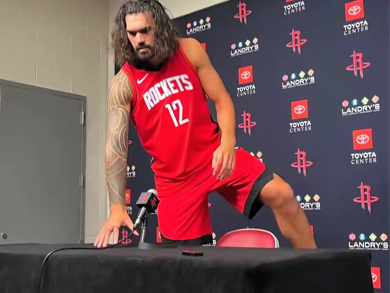 小史密斯：阿门不蓄力起跳头能碰筐，但他不愿意去扣篮大赛的简单介绍