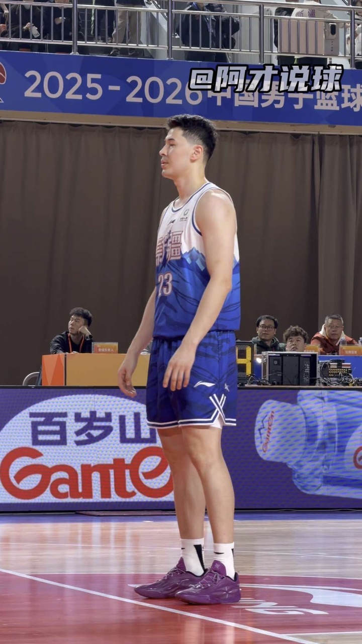 关于阿不都沙拉木全场投篮8中7，得到18分10篮板7助攻2抢断的信息