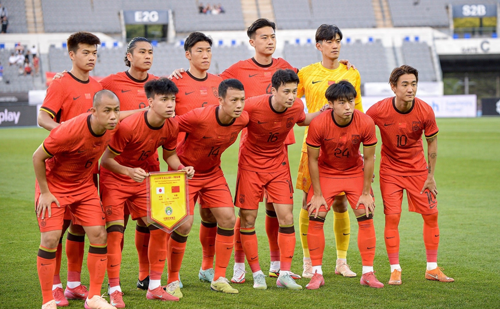 东亚杯-中国香港男足0-2韩国遭两连败末轮对阵国足的简单介绍