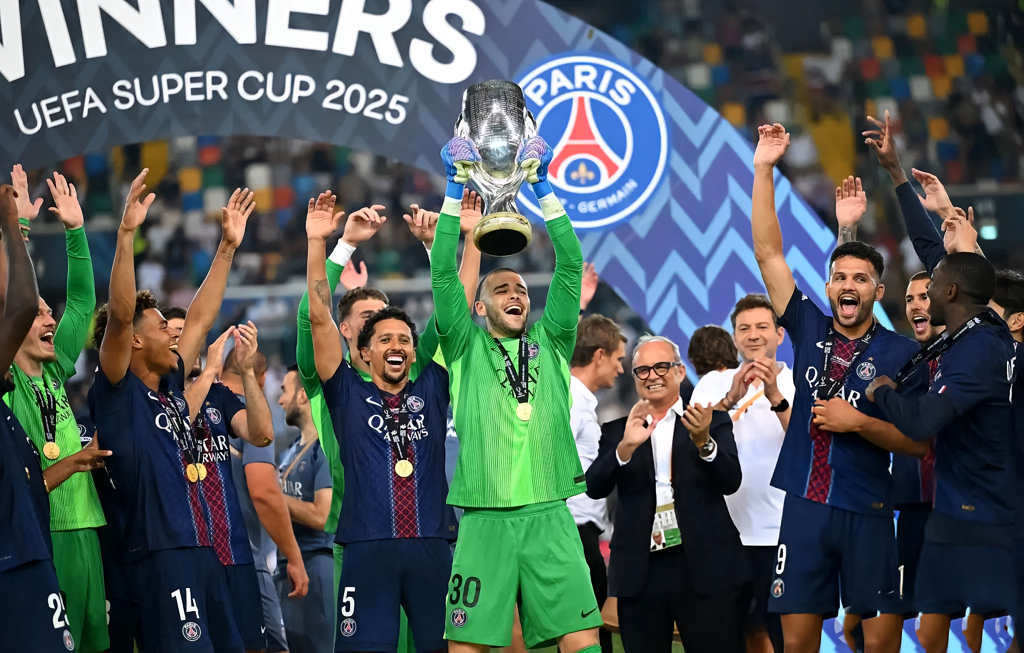 6冠王！巴黎点球战3-2夺洲际杯冠军门神4扑点的简单介绍