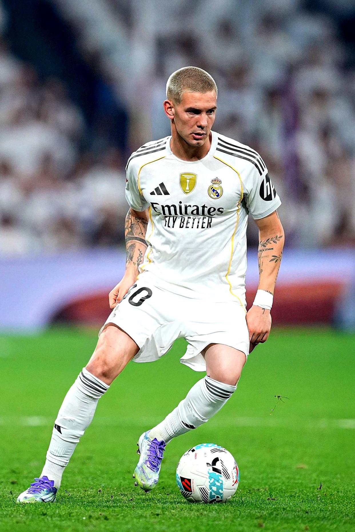 17场0球观众狂嘘！皇马巨星心态炸了：赛后5分钟耍脾气的简单介绍