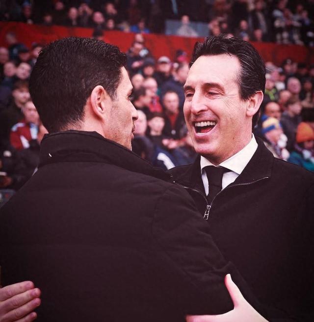 关于54岁埃梅里激动脱衣怒吼！率队10连胜震撼英超终结对曼联6场不胜的信息