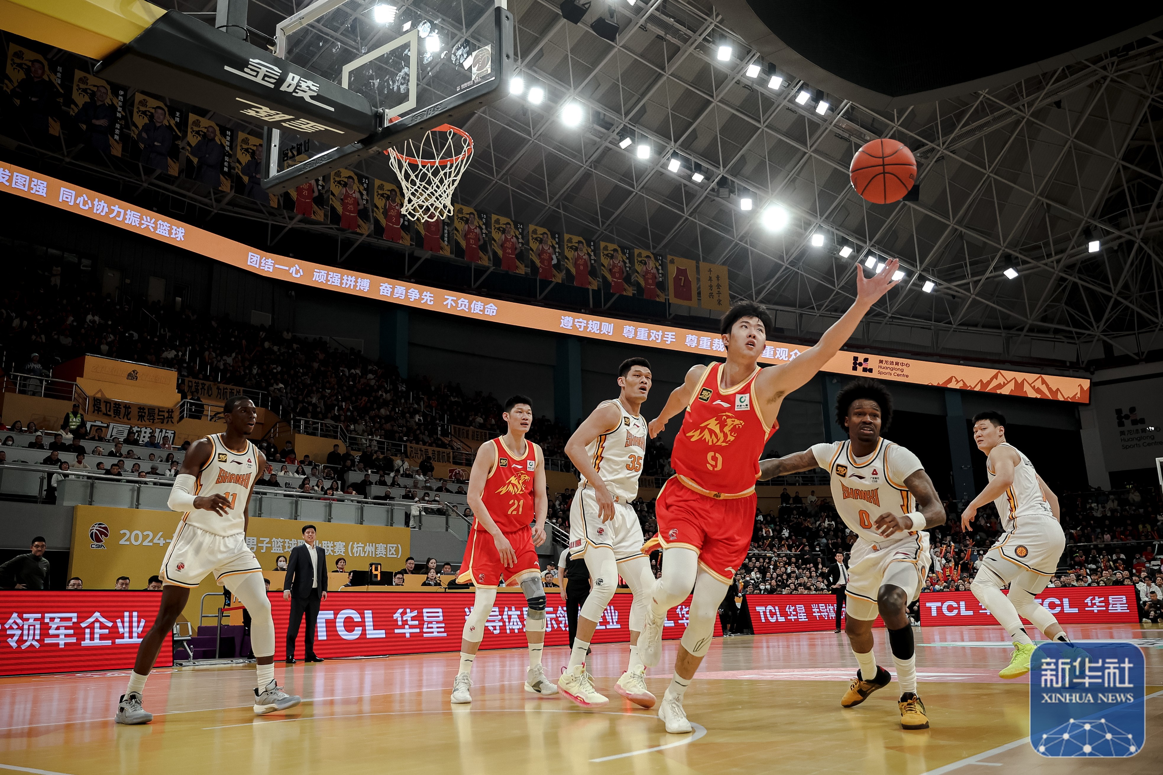 关于今晚！CBA战8场，CCTV5直播北京首钢VS浙江广厦，广东男篮坐山观虎斗的信息