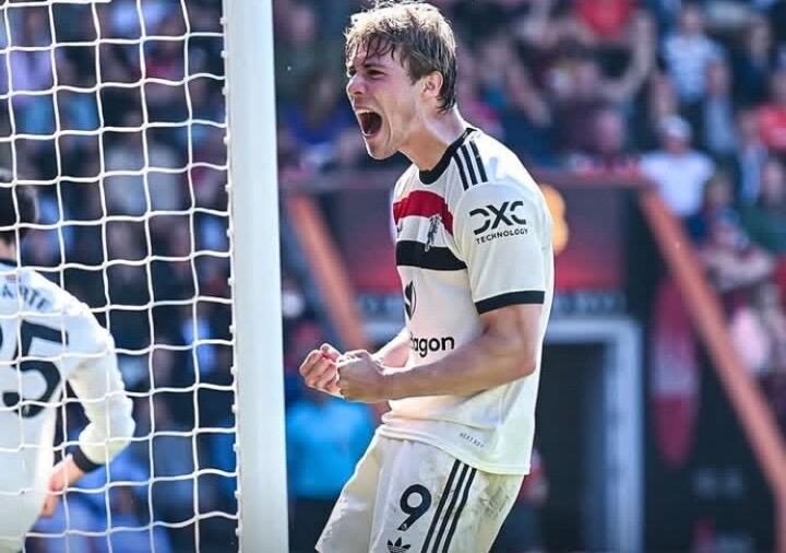 包含戏剧性的转折——安托万·塞梅尼奥，伯恩茅斯在利物浦竞争曼城后意见不合的词条