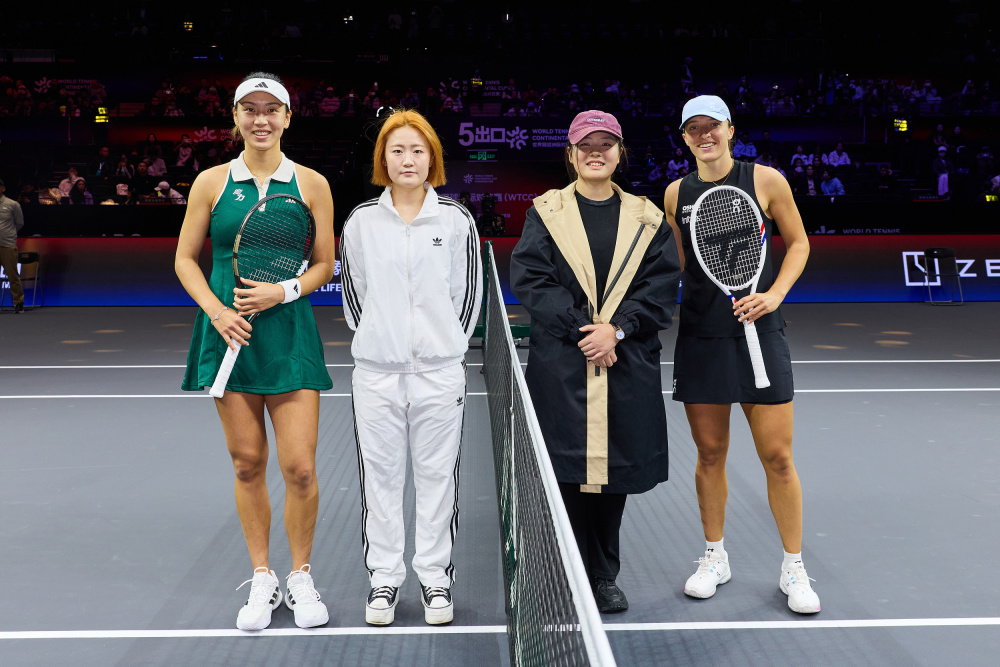 包含世界网球洲际对抗赛深圳开幕，斯瓦泰克领衔欧洲队拔得的词条