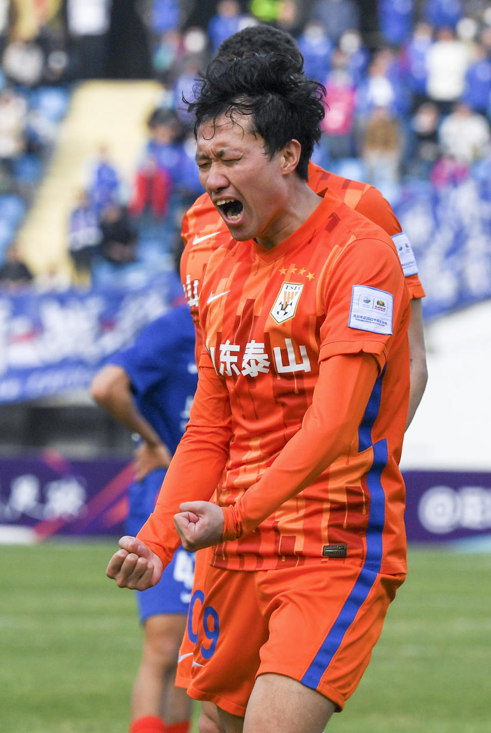 关于泰山官宣两人外租离队：前国脚刚因辱骂裁判遭重罚的信息