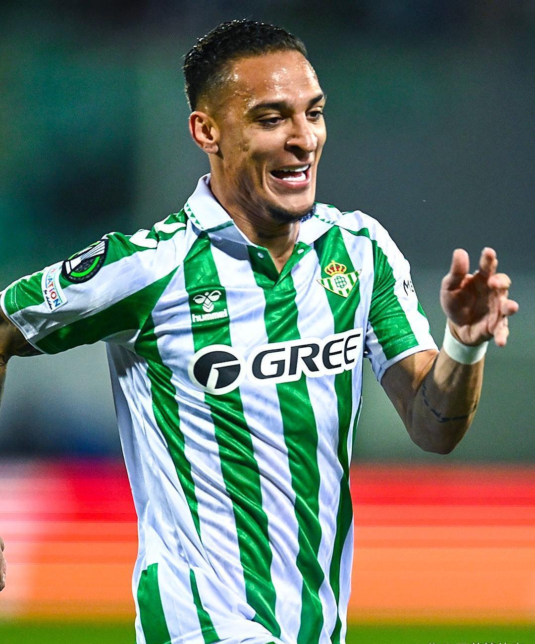 关于加速离开！不转会就被雪藏整个赛季，曼联给安东尼下达最后通牒的信息