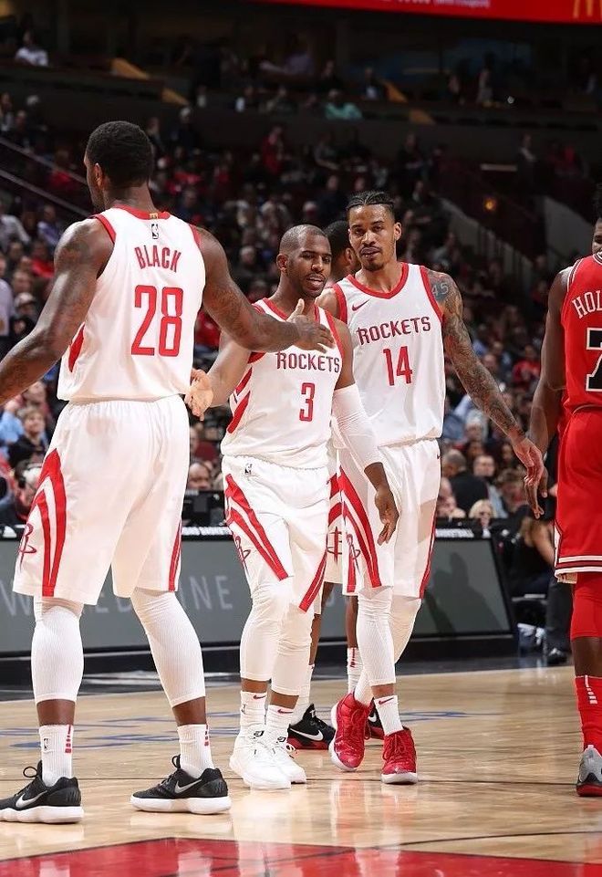 包含灯泡组合重聚证明火箭当年应让他们坐下解决问题的词条