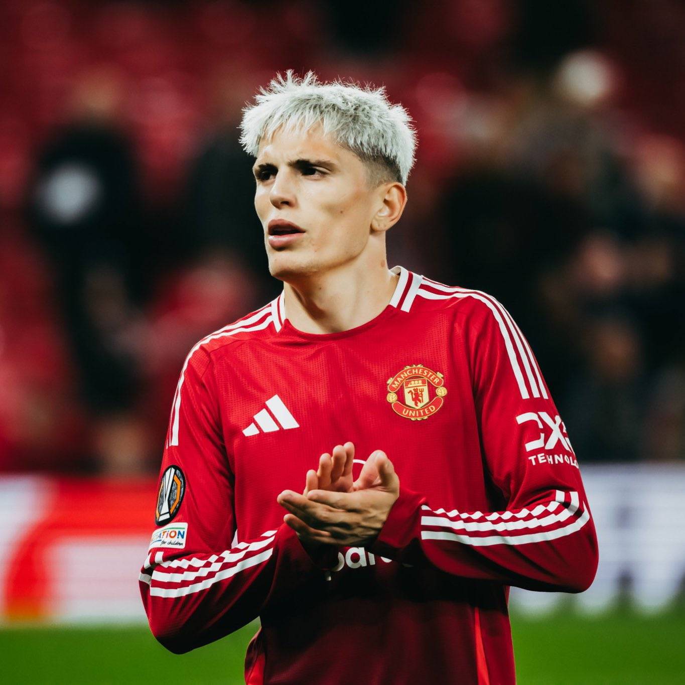 包含曼联欲签下切尔西24球射手，蓝军标价1亿欧元的词条