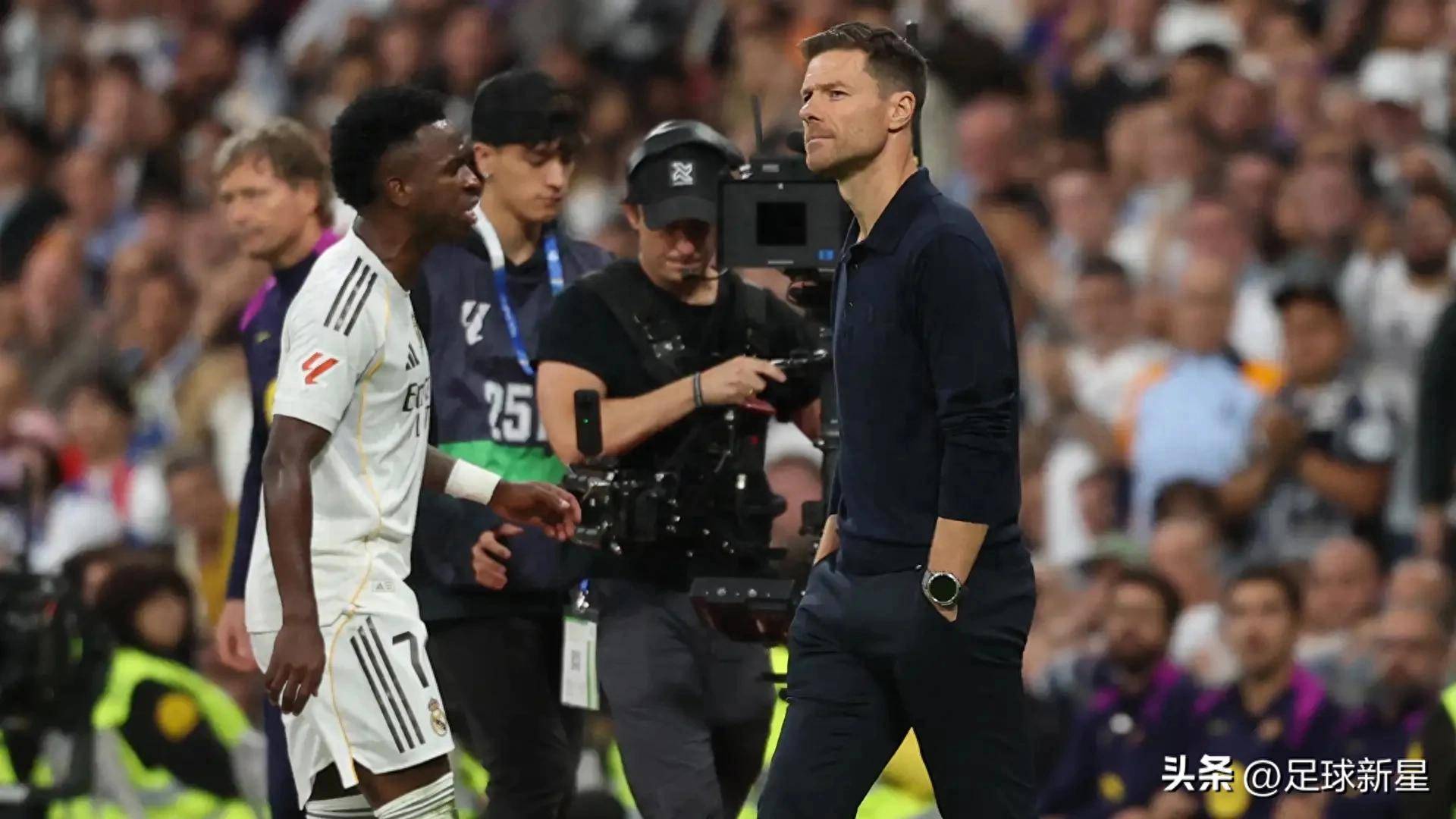 包含巴斯克斯:阿隆索在药厂证明过自己,相信他在皇马同样能做到的词条 包含巴斯克斯:阿隆索在药厂证明过自己,相信他在皇马同样能做到的词条