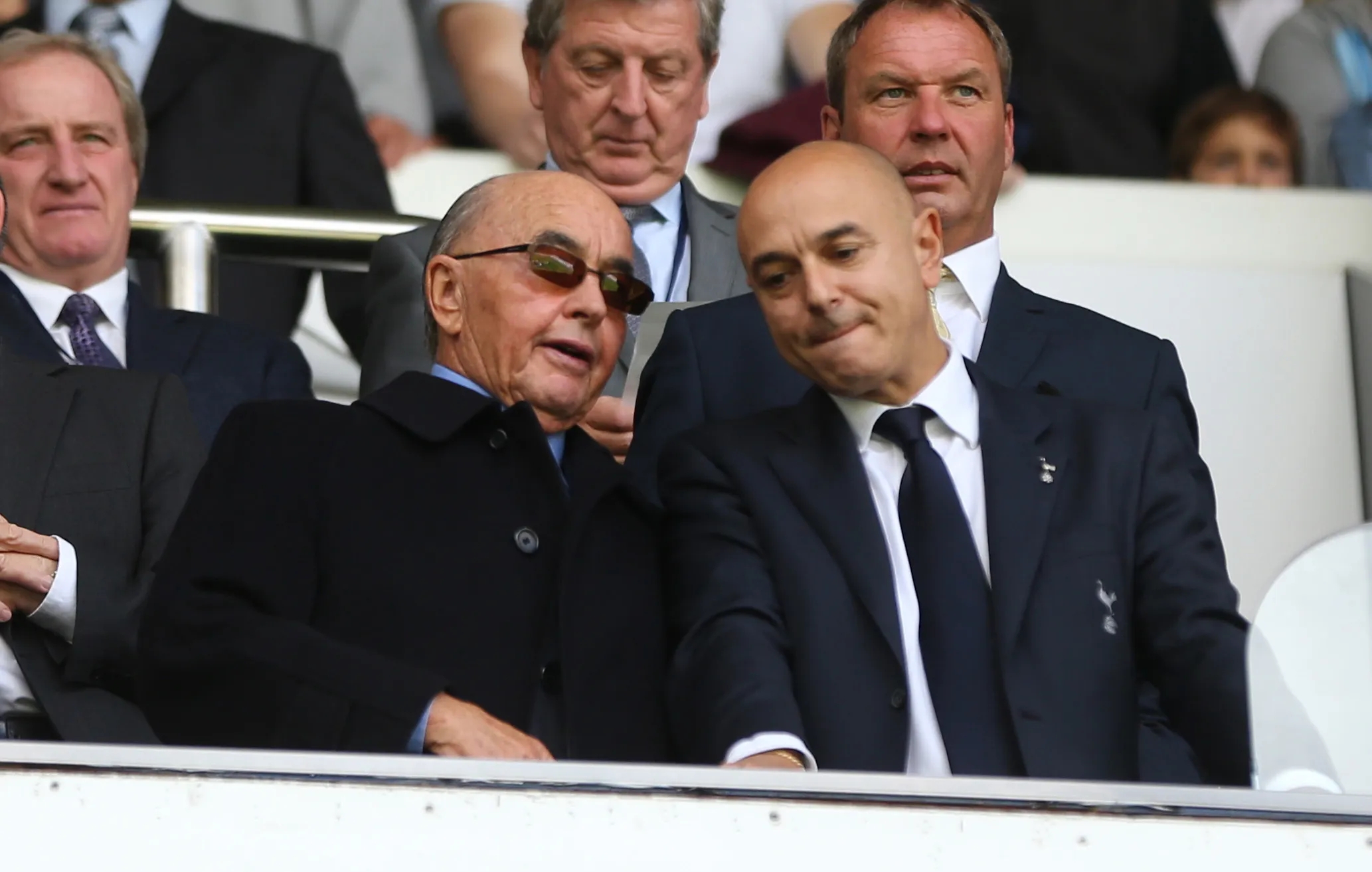 包含热刺的1.5亿英镑和冬窗的现实：钱有了，人呢的词条