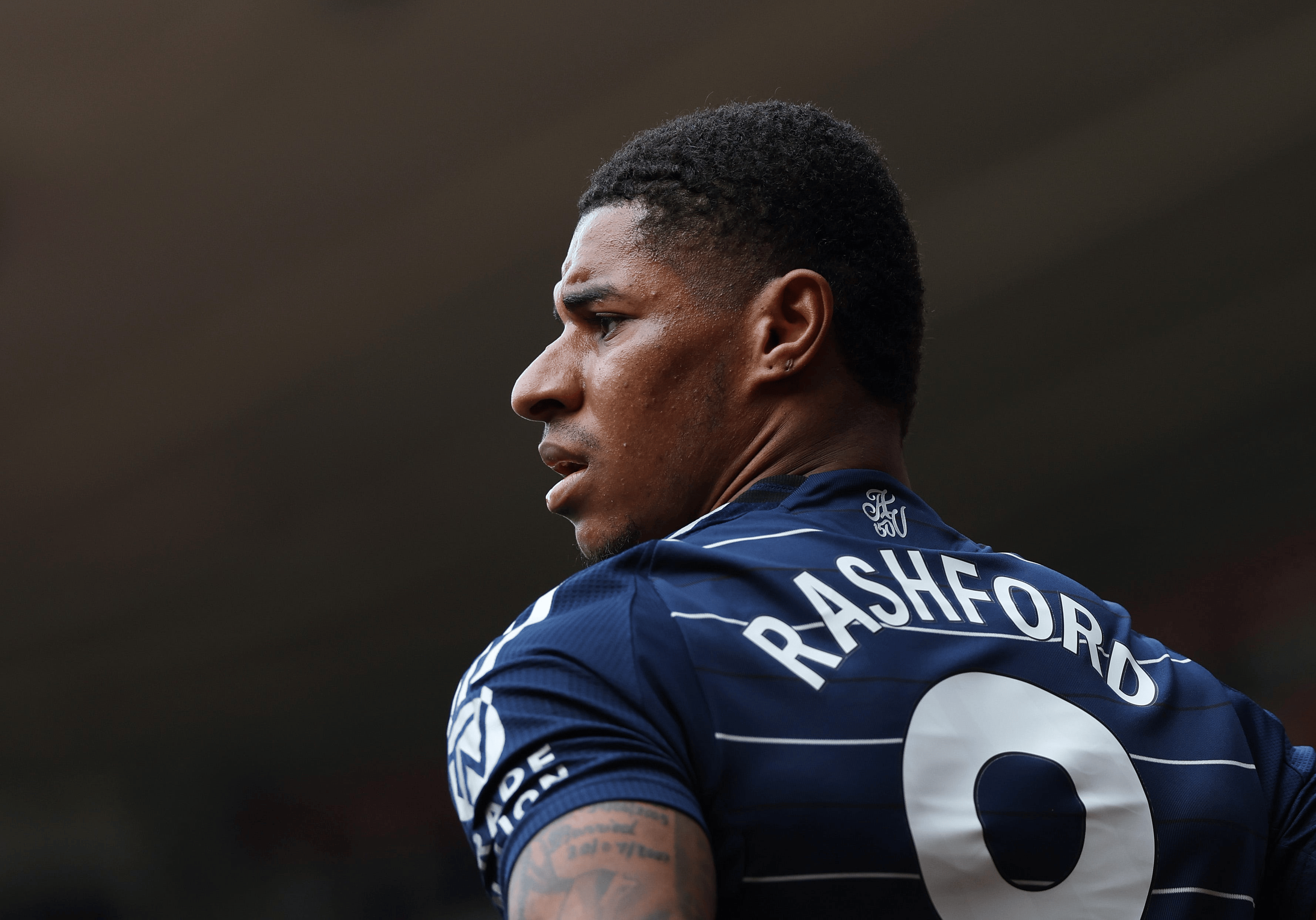 包含巴萨亚洲首秀大胜神户，拉什福德表现出色+内马尔替补登的词条